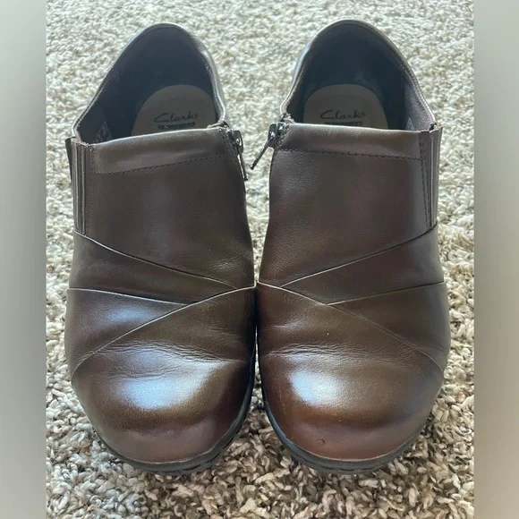 Clarks Women's Brown Leather Shoes - Picture 1 of 6